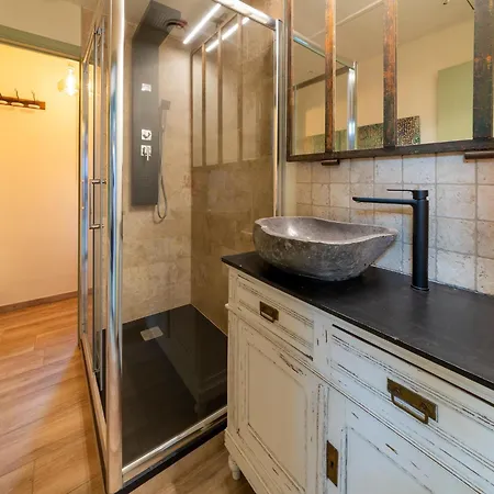 In With Garden, Cleaning Included Holiday home